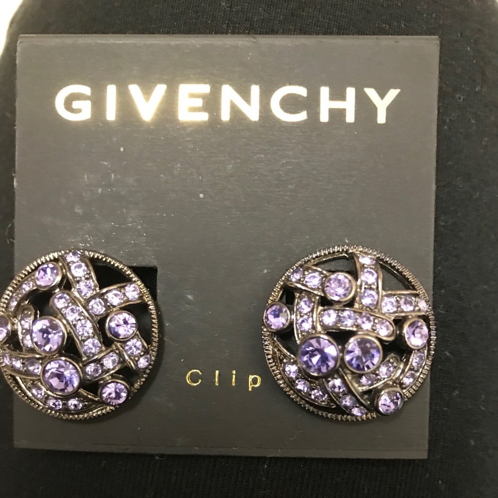 Givenchy - Picture 2 of 3